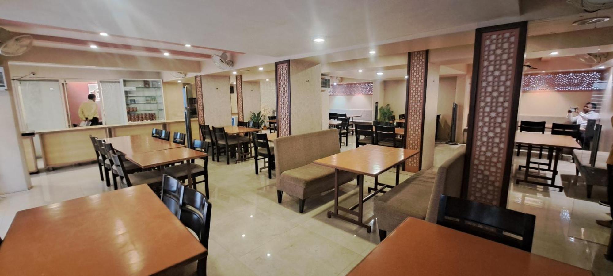 Hotel Swaroop ปูเน่ ภายนอก รูปภาพ