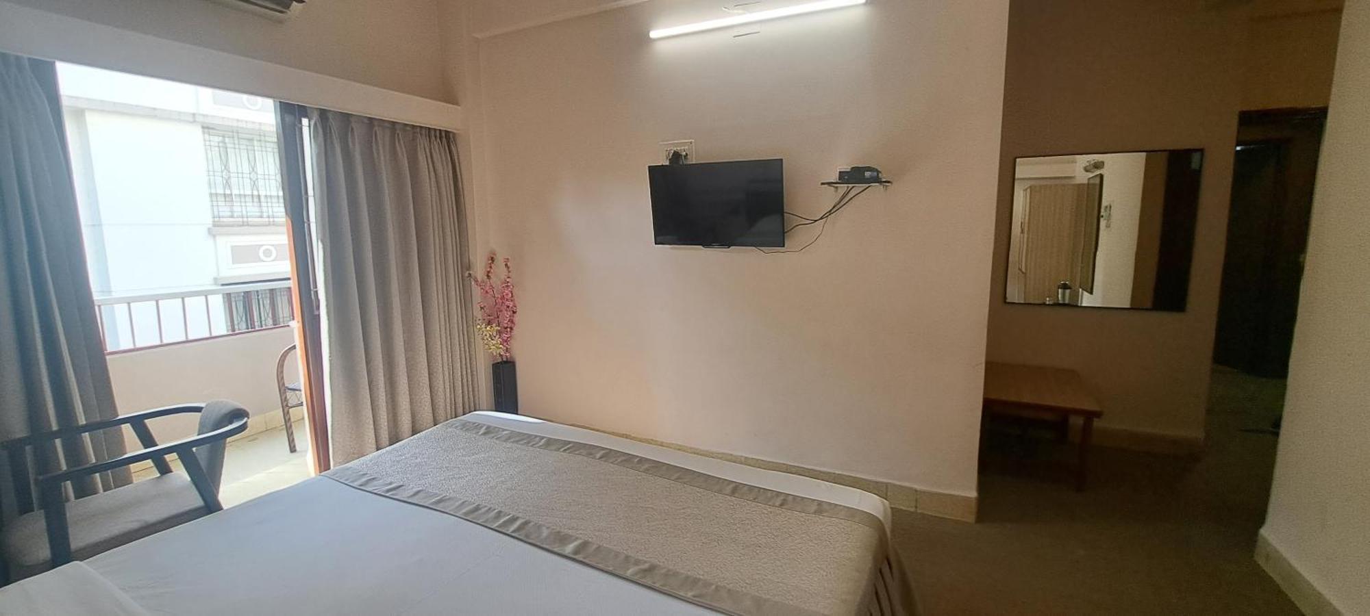 Hotel Swaroop ปูเน่ ภายนอก รูปภาพ
