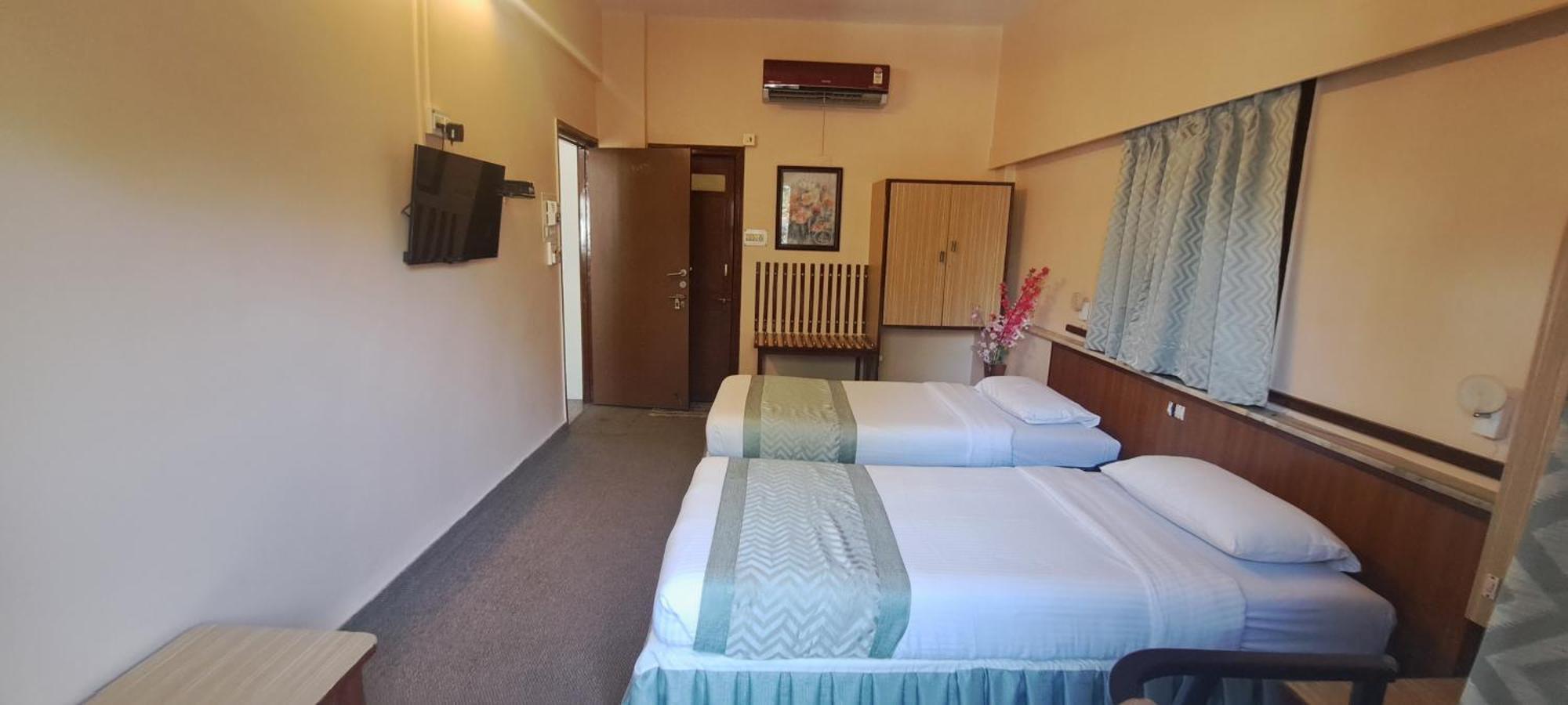 Hotel Swaroop ปูเน่ ภายนอก รูปภาพ