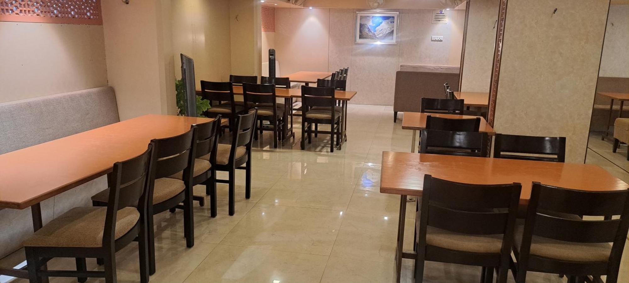 Hotel Swaroop ปูเน่ ภายนอก รูปภาพ