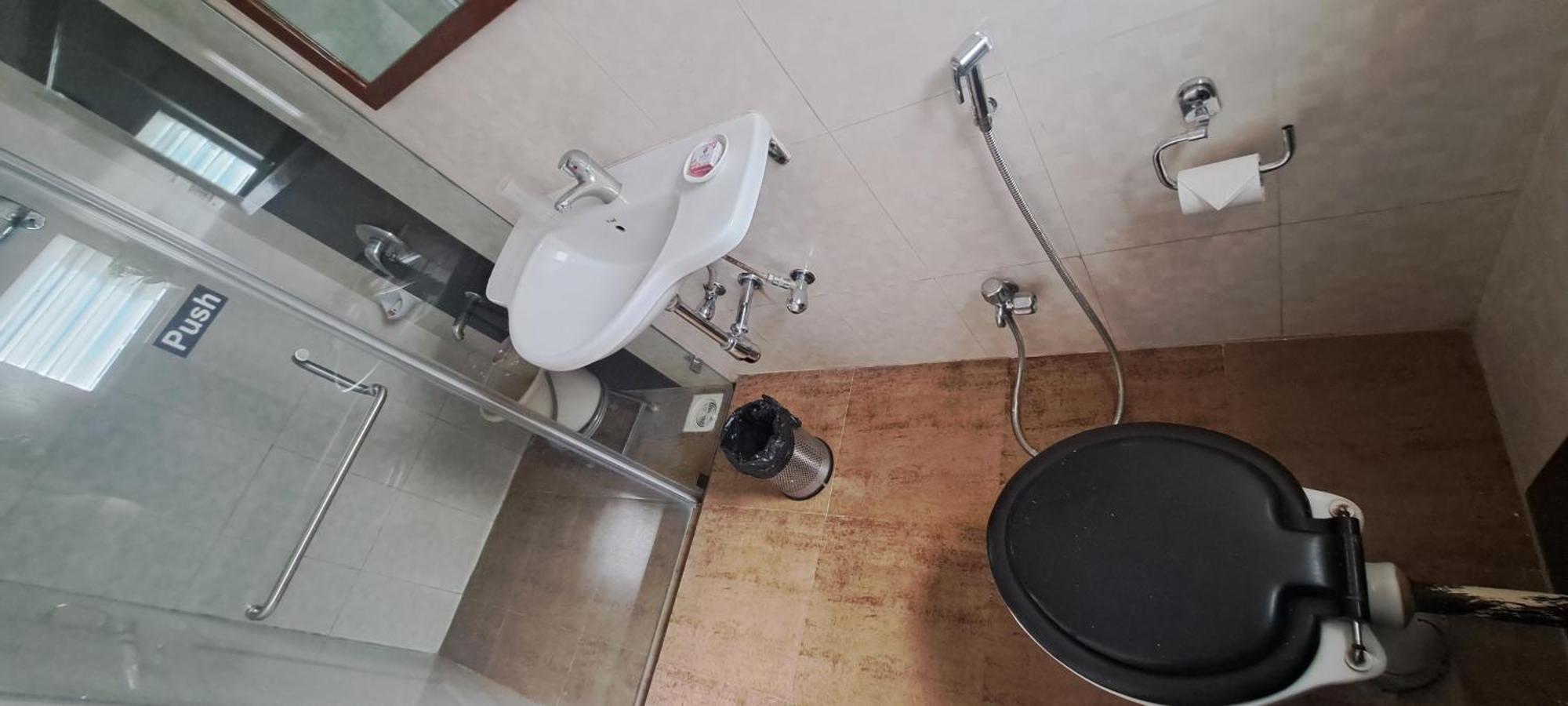 Hotel Swaroop ปูเน่ ภายนอก รูปภาพ