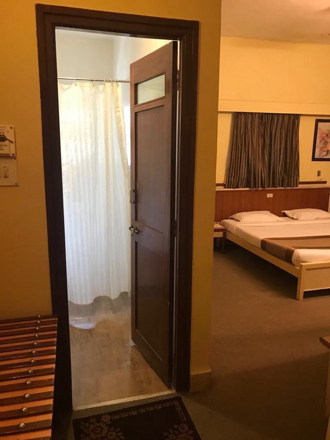 Hotel Swaroop ปูเน่ ภายนอก รูปภาพ