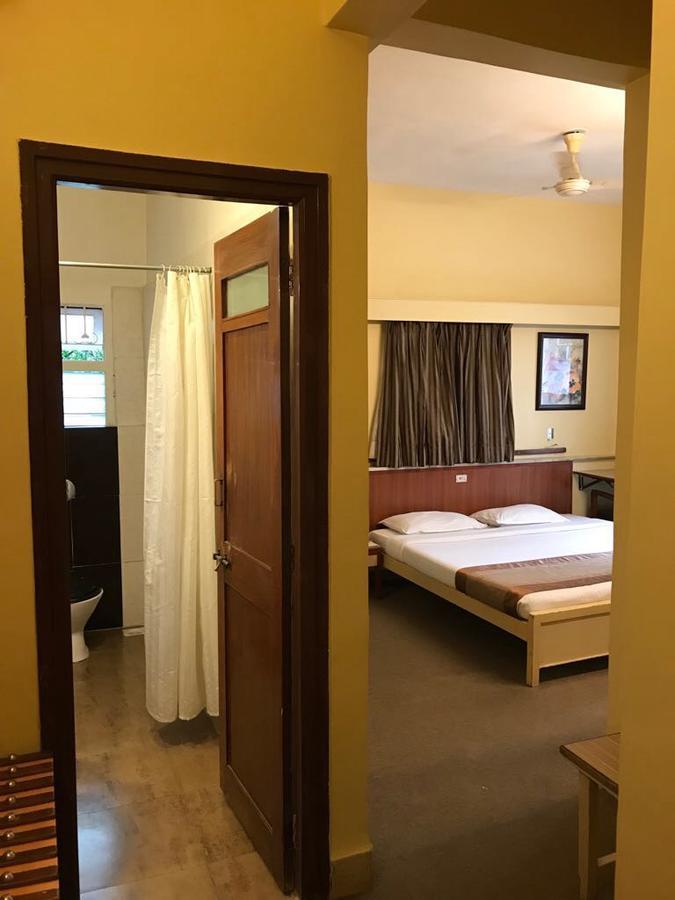 Hotel Swaroop ปูเน่ ภายนอก รูปภาพ