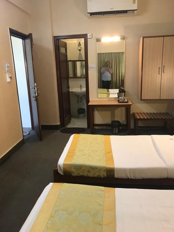 Hotel Swaroop ปูเน่ ภายนอก รูปภาพ