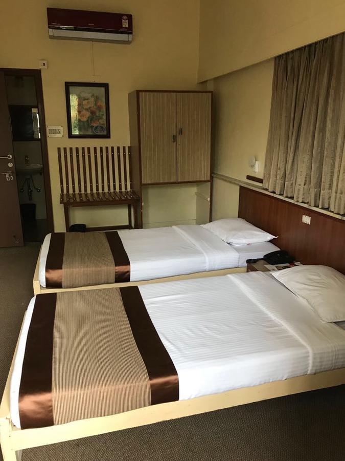 Hotel Swaroop ปูเน่ ภายนอก รูปภาพ