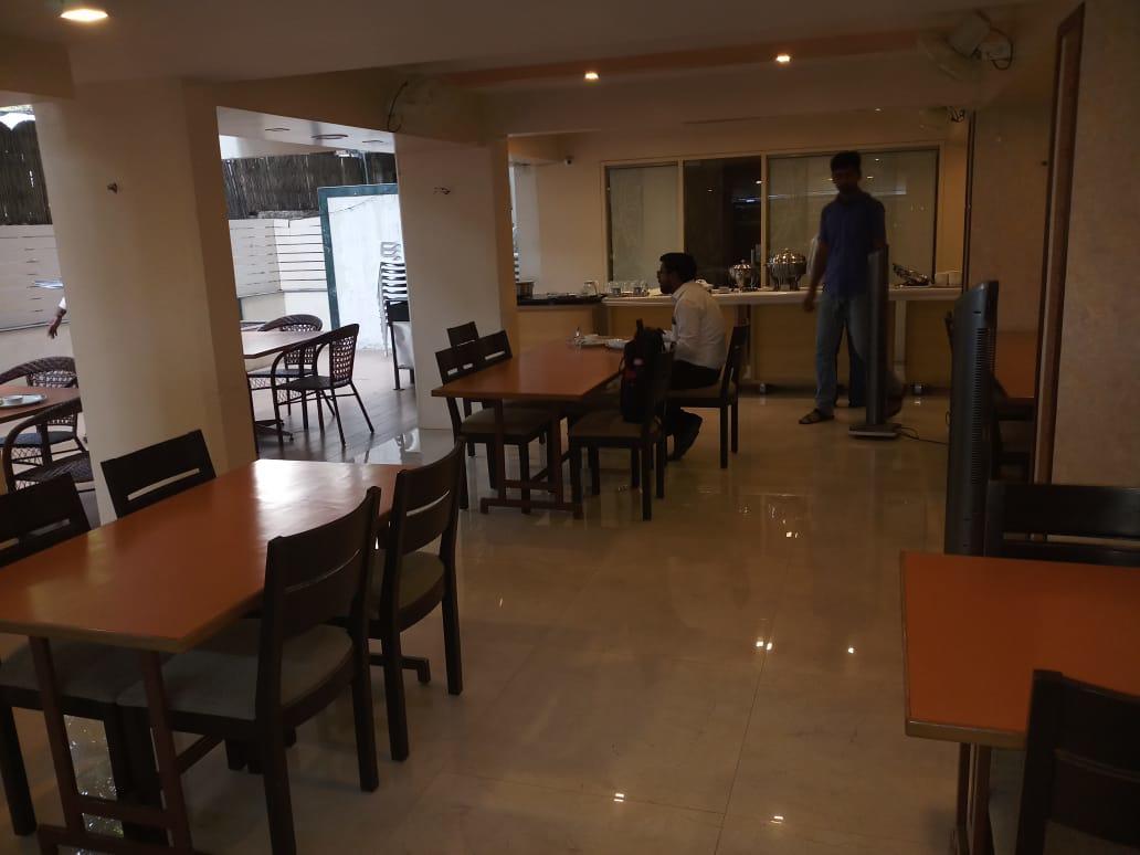Hotel Swaroop ปูเน่ ภายนอก รูปภาพ